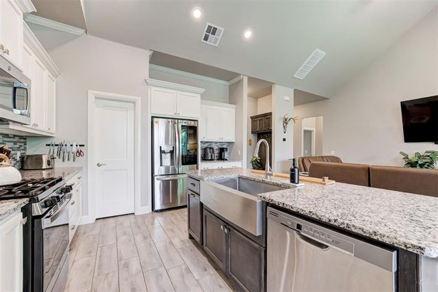 8751 Overlook Drive, Guthrie, OK 73044