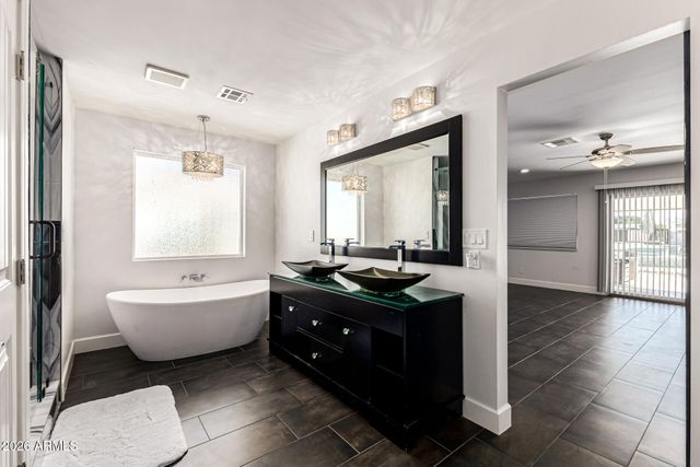 4133 W TOPEKA Drive, Glendale, AZ 85308