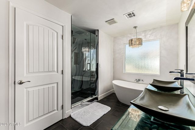 4133 W TOPEKA Drive, Glendale, AZ 85308