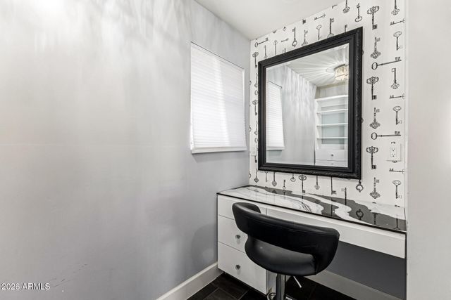 4133 W TOPEKA Drive, Glendale, AZ 85308