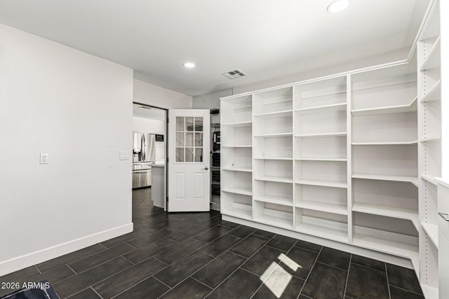 4133 W TOPEKA Drive, Glendale, AZ 85308