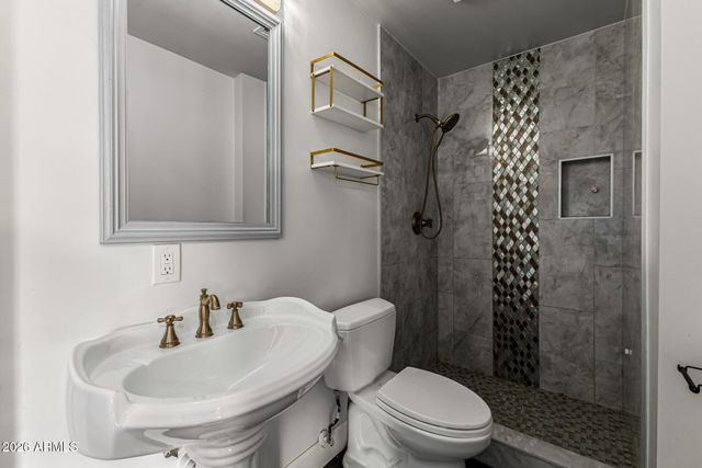 4133 W TOPEKA Drive, Glendale, AZ 85308