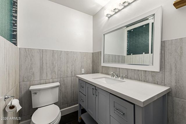 4133 W TOPEKA Drive, Glendale, AZ 85308