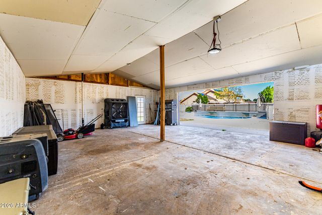 4133 W TOPEKA Drive, Glendale, AZ 85308