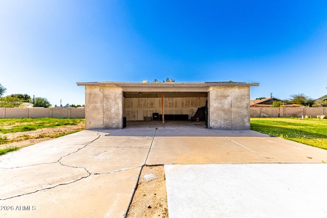 4133 W TOPEKA Drive, Glendale, AZ 85308