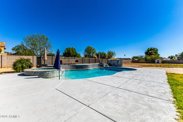 4133 W TOPEKA Drive, Glendale, AZ 85308