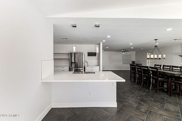 4133 W TOPEKA Drive, Glendale, AZ 85308