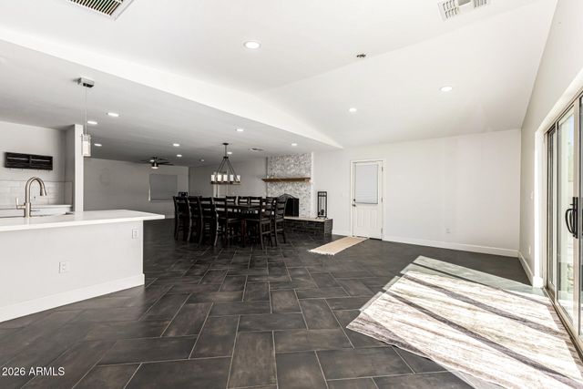 4133 W TOPEKA Drive, Glendale, AZ 85308