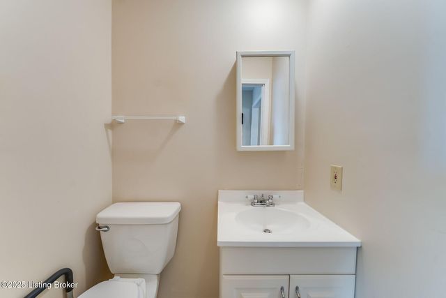 3521 Rock Rose Ln, La Grange, KY 40031