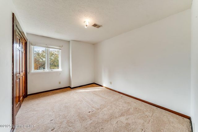 3521 Rock Rose Ln, La Grange, KY 40031