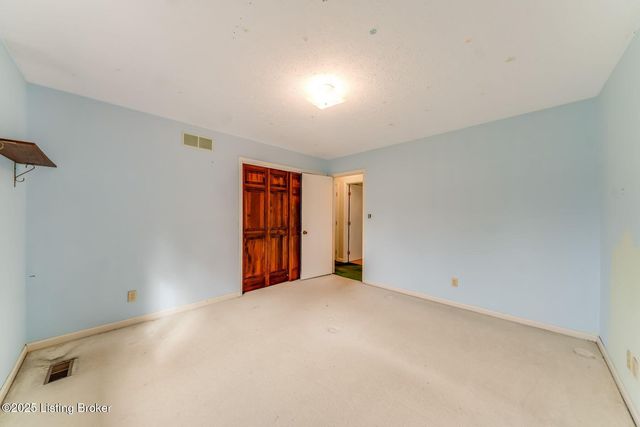 3521 Rock Rose Ln, La Grange, KY 40031