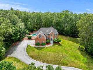 60 Camelot Drive, Bedford, NH 03110