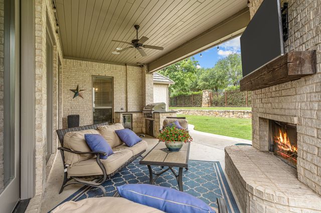 8621 Colina Terrace, Benbrook, TX 76126