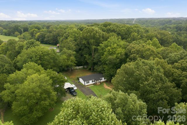 3250 Ole Country Lane, Claremont, NC 28610