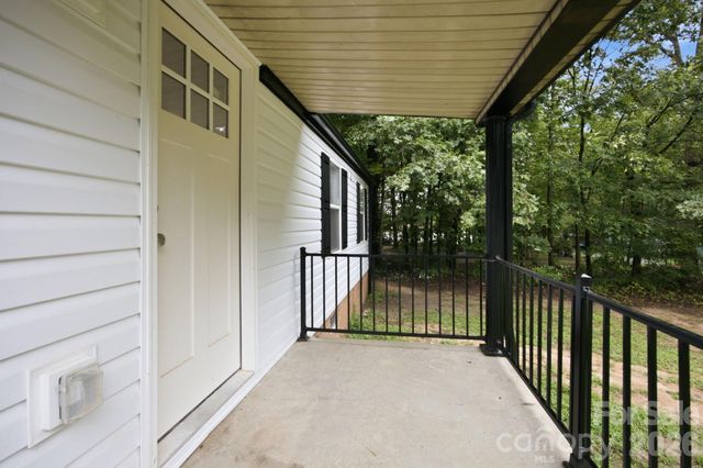 3250 Ole Country Lane, Claremont, NC 28610
