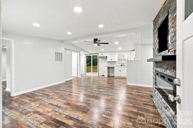 3250 Ole Country Lane, Claremont, NC 28610