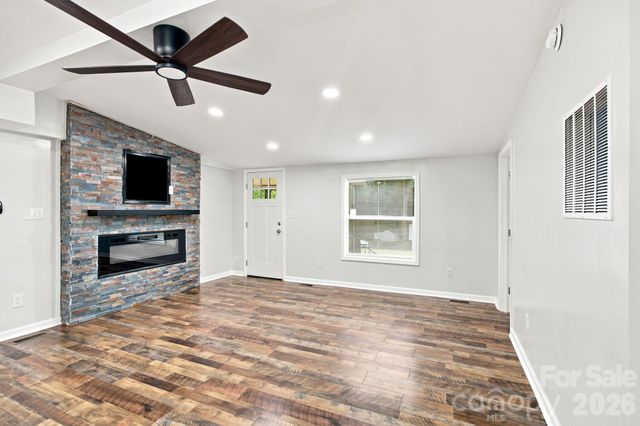 3250 Ole Country Lane, Claremont, NC 28610