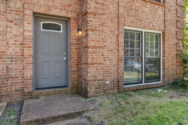 6289 KIRBY DOWNS DR, Memphis, TN 38115