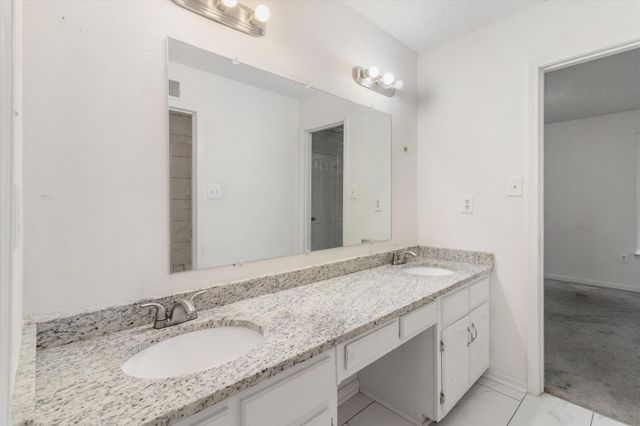 6289 KIRBY DOWNS DR, Memphis, TN 38115