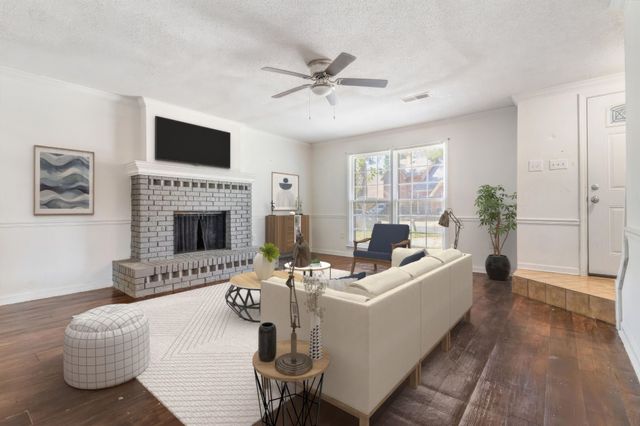 6289 KIRBY DOWNS DR, Memphis, TN 38115