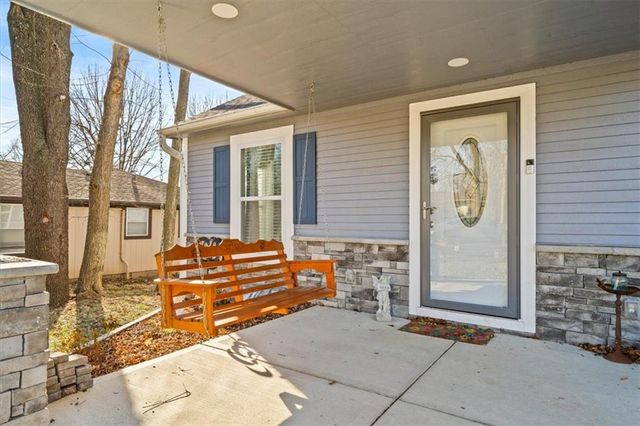 303 S Jackson Street, Spring Hill, KS 66083