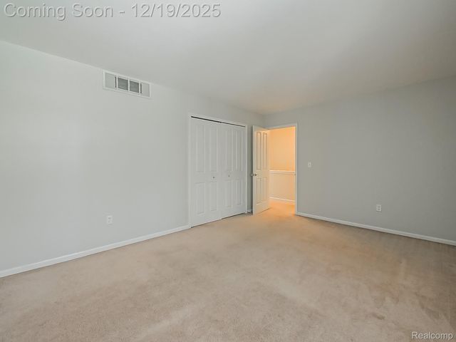 30654 Golden Valley Drive, South Lyon, MI 48165