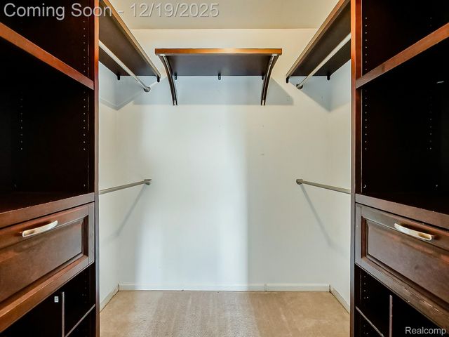 30654 Golden Valley Drive, South Lyon, MI 48165