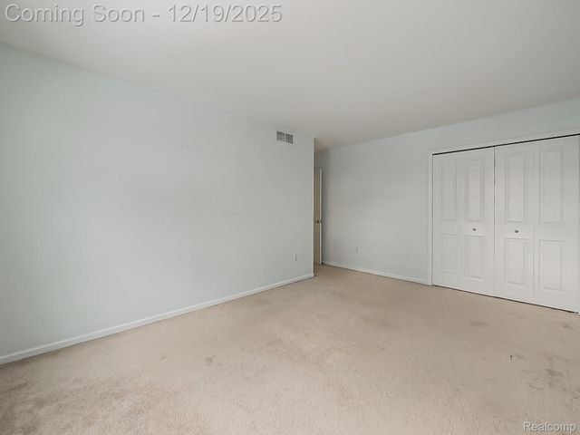 30654 Golden Valley Drive, South Lyon, MI 48165