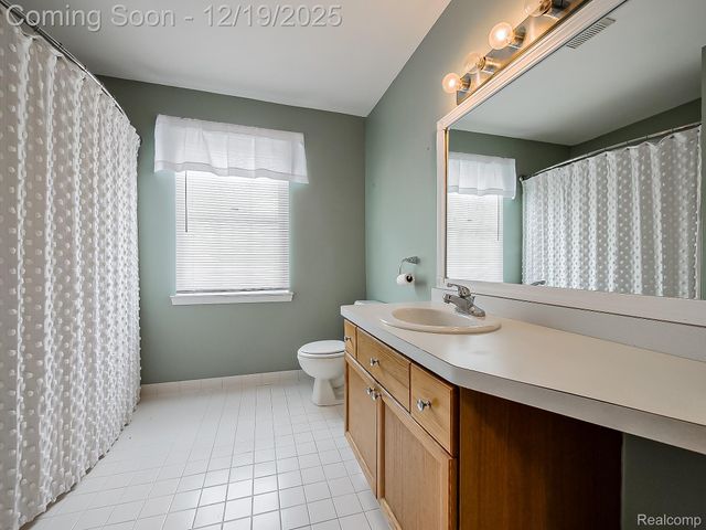 30654 Golden Valley Drive, South Lyon, MI 48165