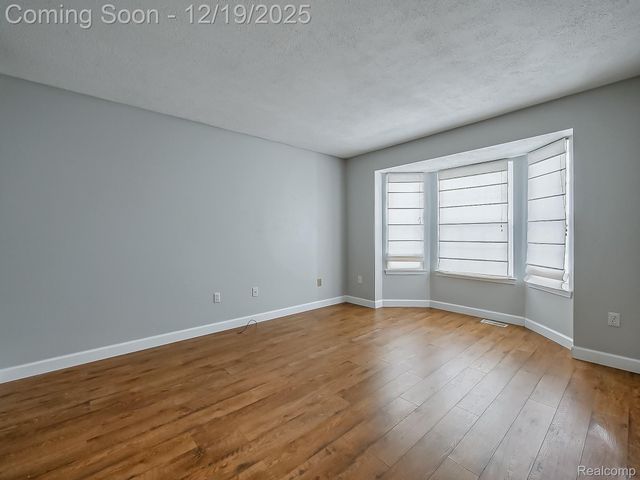 30654 Golden Valley Drive, South Lyon, MI 48165