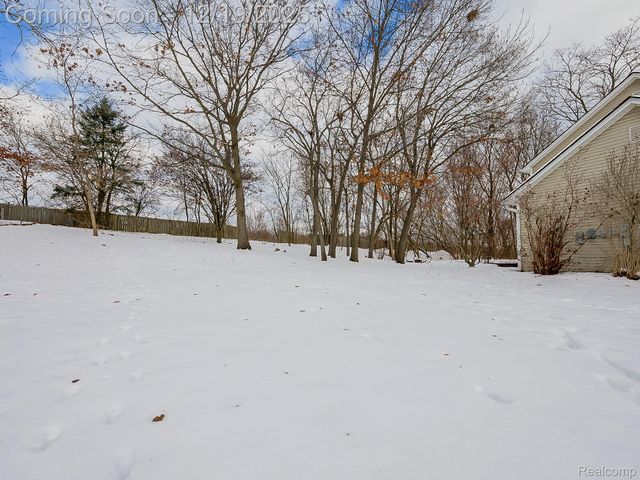 30654 Golden Valley Drive, South Lyon, MI 48165