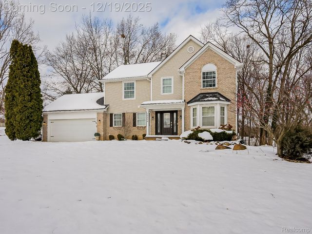 30654 Golden Valley Drive, South Lyon, MI 48165