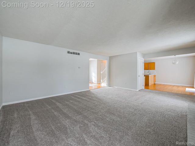 30654 Golden Valley Drive, South Lyon, MI 48165