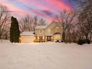 30654 Golden Valley Drive, South Lyon, MI 48165