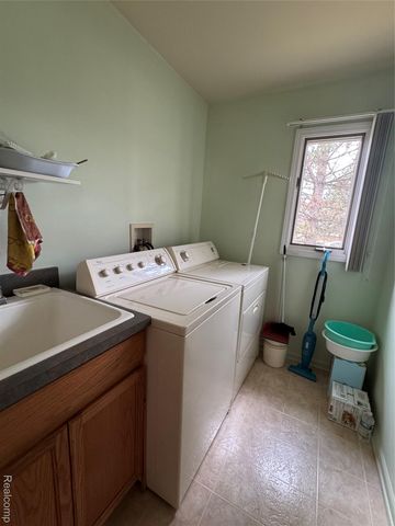 40342 Riverbend Drive, Sterling Heights, MI 48310