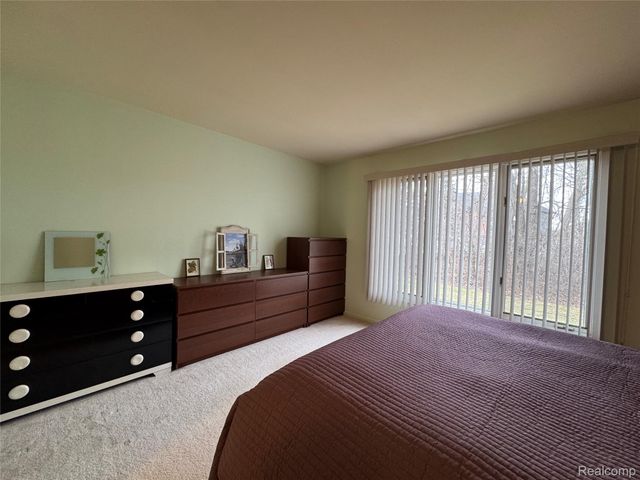 40342 Riverbend Drive, Sterling Heights, MI 48310