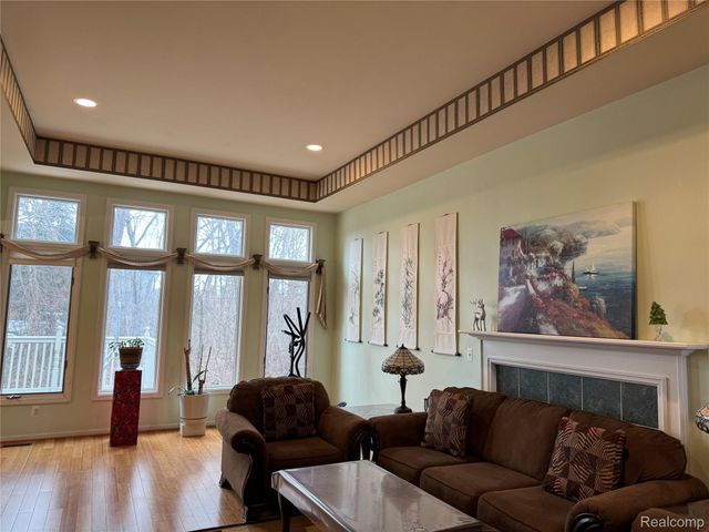 40342 Riverbend Drive, Sterling Heights, MI 48310