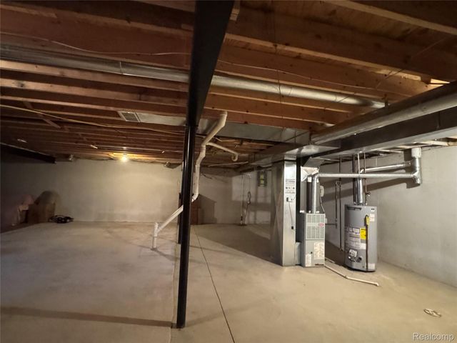 40342 Riverbend Drive, Sterling Heights, MI 48310