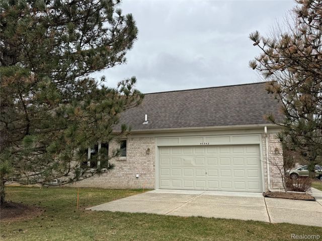 40342 Riverbend Drive, Sterling Heights, MI 48310