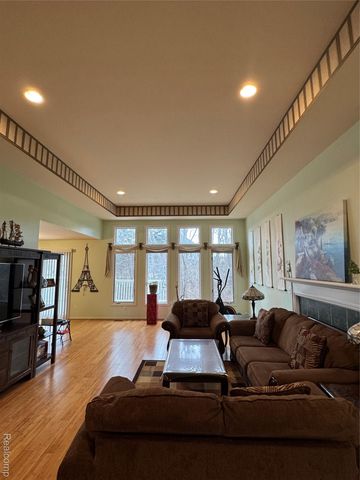 40342 Riverbend Drive, Sterling Heights, MI 48310