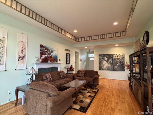 40342 Riverbend Drive, Sterling Heights, MI 48310