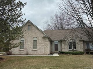 40342 Riverbend Drive, Sterling Heights, MI 48310