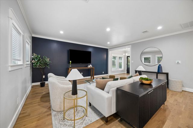 1205 Temple Street, Houston, TX 77009