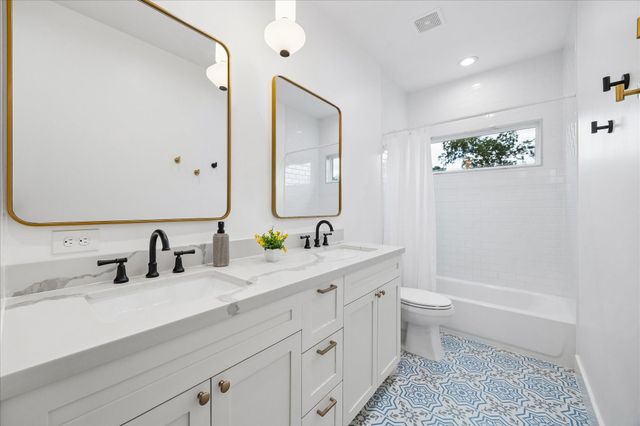 1205 Temple Street, Houston, TX 77009