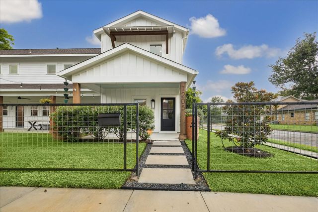 1205 Temple Street, Houston, TX 77009