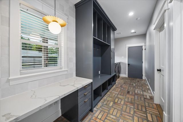 1205 Temple Street, Houston, TX 77009