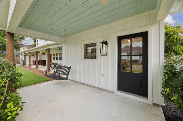1205 Temple Street, Houston, TX 77009