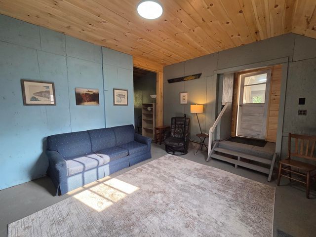 531 Goose Pond Road, Canaan, NH 03741