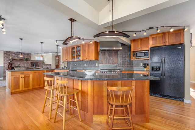 184 Deerfield Road, Nottingham, NH 03290