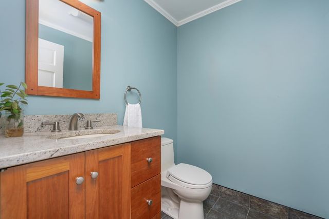 184 Deerfield Road, Nottingham, NH 03290